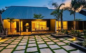 1000 Silvers -Farm Stay